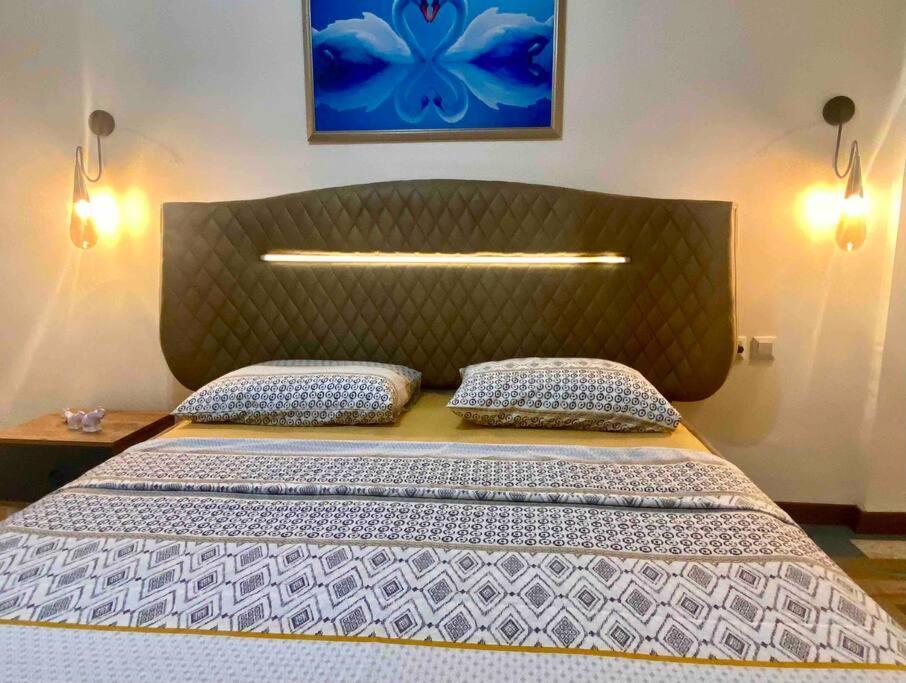 Licensed ,jazzy Class 3 Bedrooms Homes 100mb Wi-fi Апартаменты *